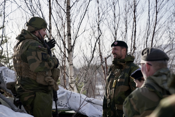 HV16 viste frem et eksempel på en fremskutt posisjon. (Foto: Simen Sund / Det kongelige hoff)